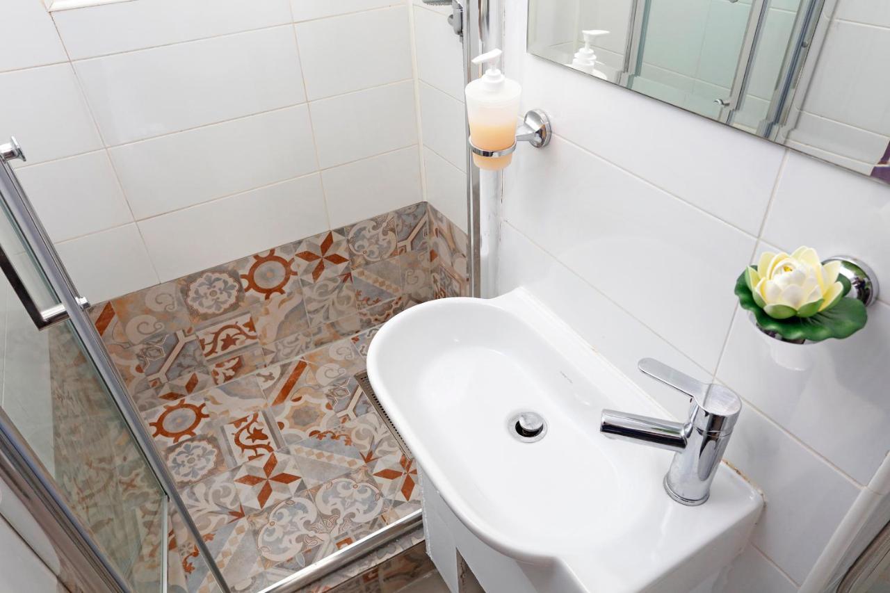 Central Apartment Very Close To Old City บูคาเรสต์ ภายนอก รูปภาพ