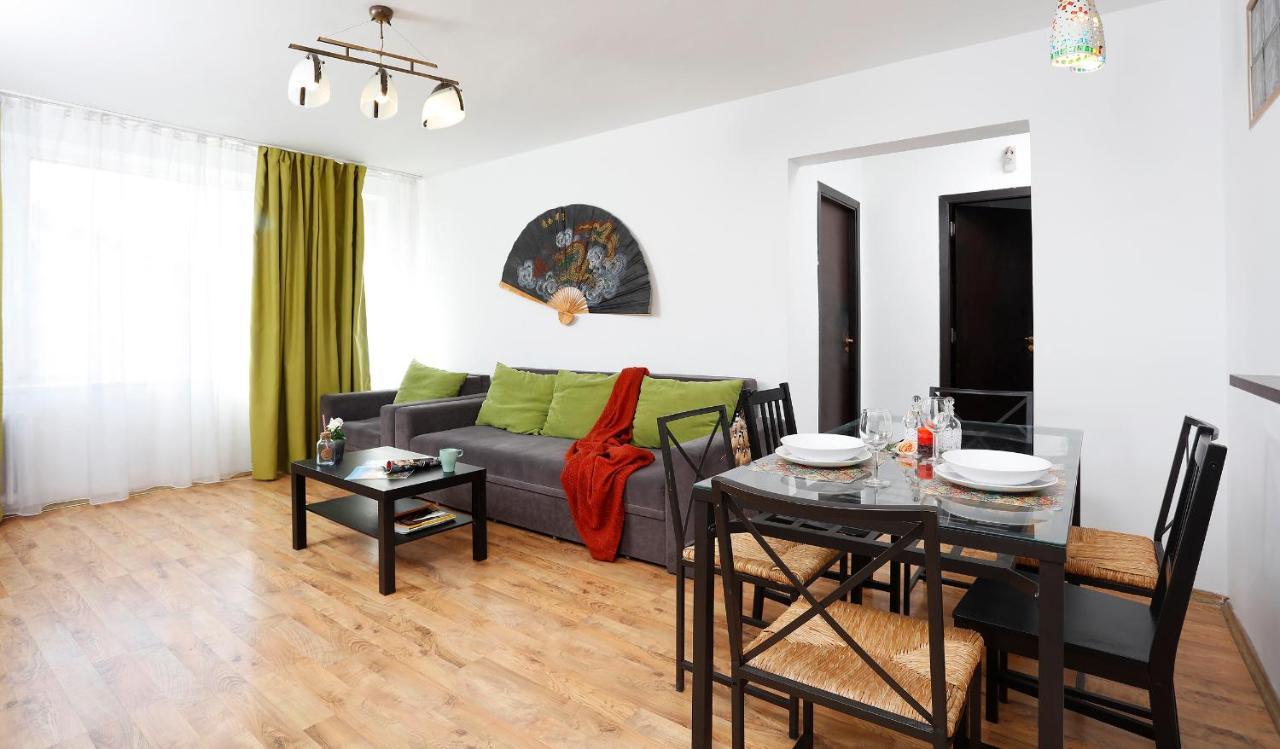 Central Apartment Very Close To Old City บูคาเรสต์ ภายนอก รูปภาพ